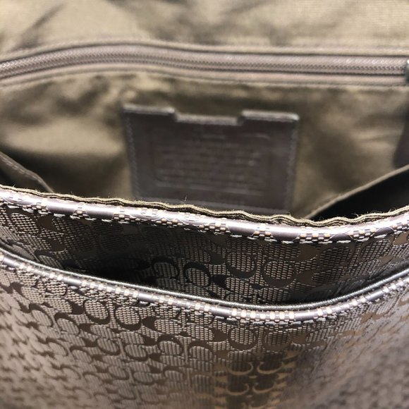 NWT COACH HERITAGE SIGNATURE EMBOSSED PVC MESSENGER 70809 - Picture 3 of 8